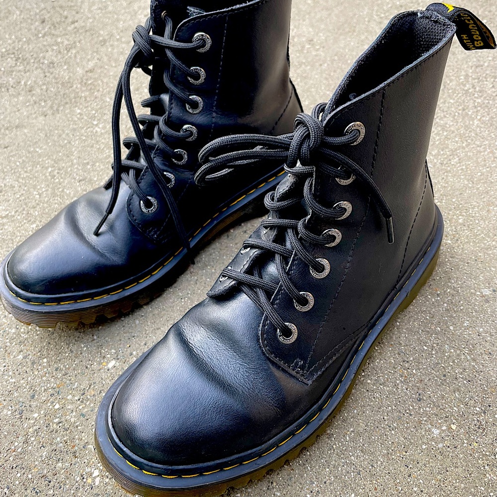 Dr. Martens: Luana: Black: Size 8